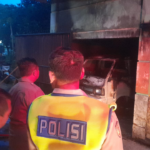 Mobil Terbakar Akibat Korsleting Listrik Mobil Terbakar Akibat Korsleting Listrik